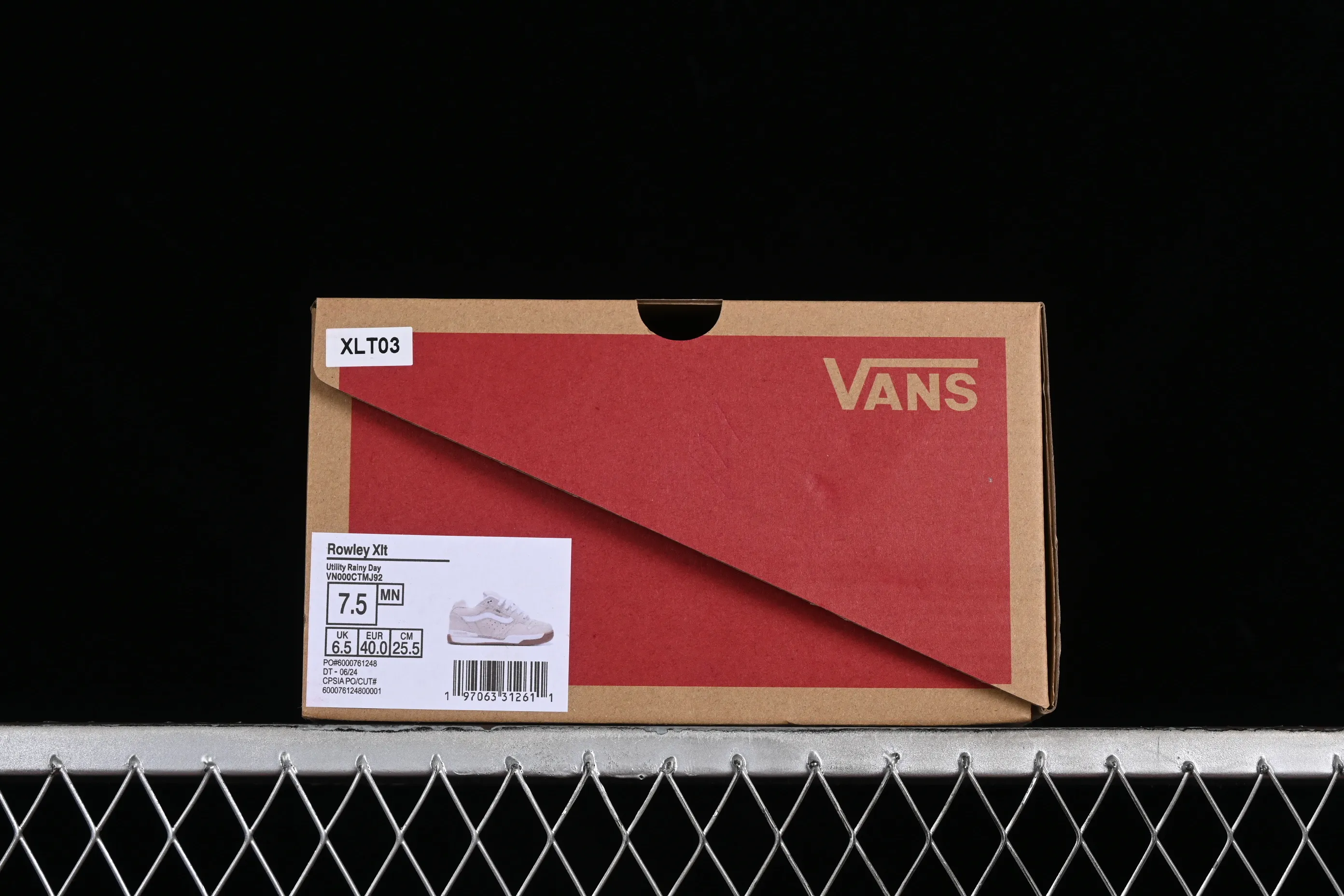 All categories Vans Vans series Vans Mid Vans China Vans Rowley XLT series Vans official shock-absorbing and wear-resistant retro skateboard shoes VN000CTMJ92